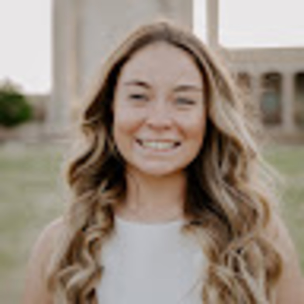 Meet your Posher, Adriana